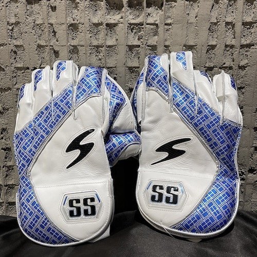 Sunridges Professional Wicketkeeping Gloves
